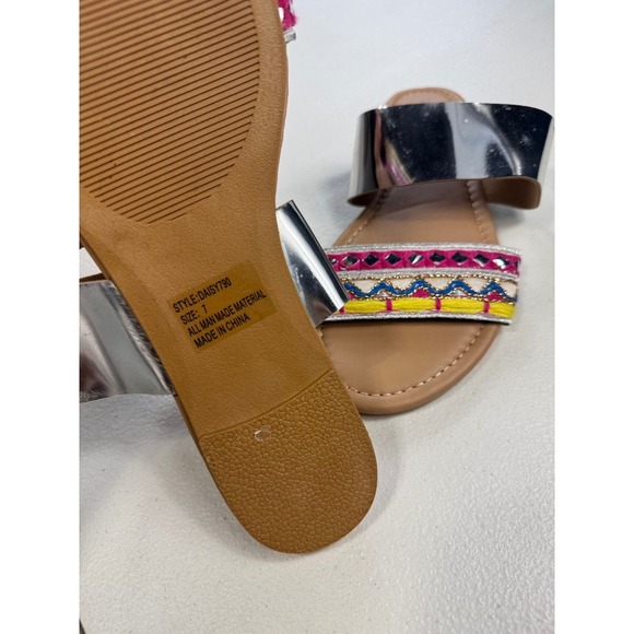 Sole Mates Womens Silver Flat Slide Sandals with Colorful Embroidery Size 7 - Picture 3 of 6